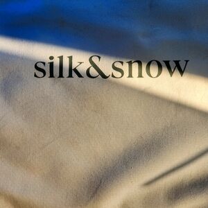 Silk & Snow Alternative Down Full Queen Duvet